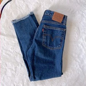 Levi’s wedgie straight jeans